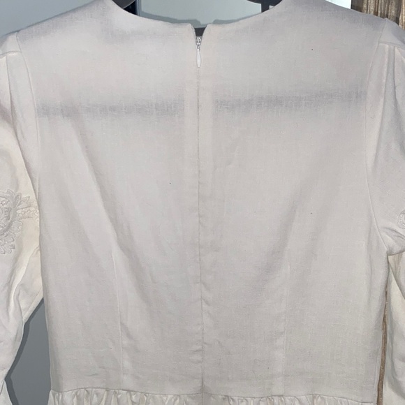 Elegant White Lace Dress - Picture 7 of 8